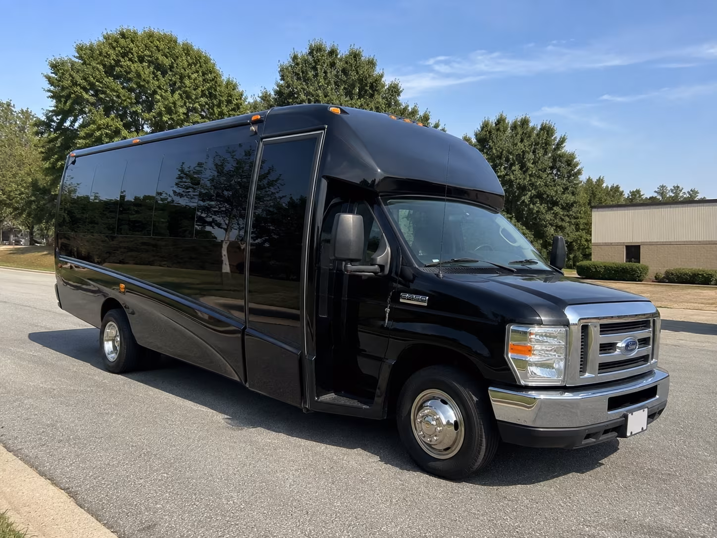 bus rentals for bayfront park amphitheatre events and ultra music festival
