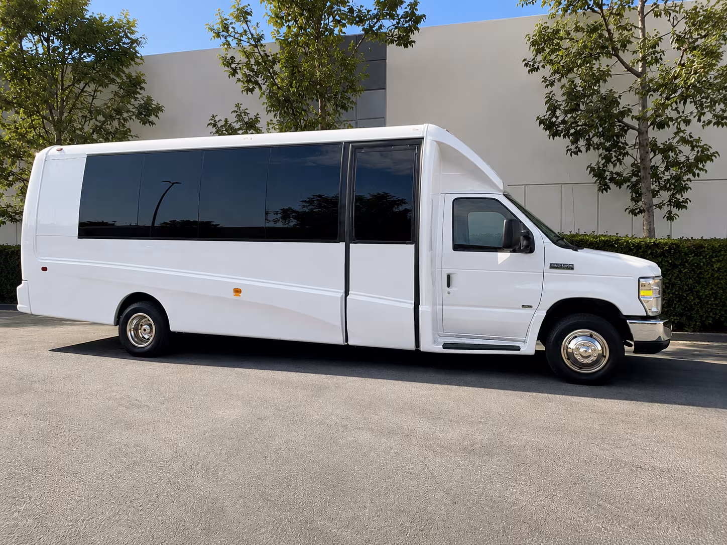 bus rentals for corporate networking events and client entertainment in north miami