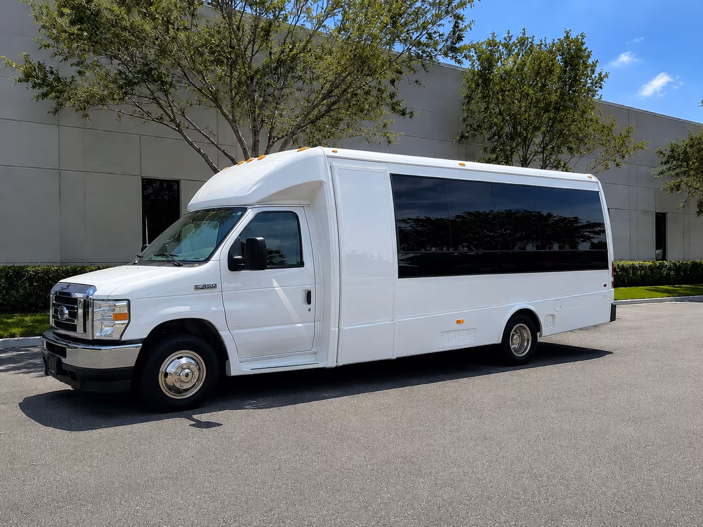 hotel to venue shuttle buses for north miami corporate groups