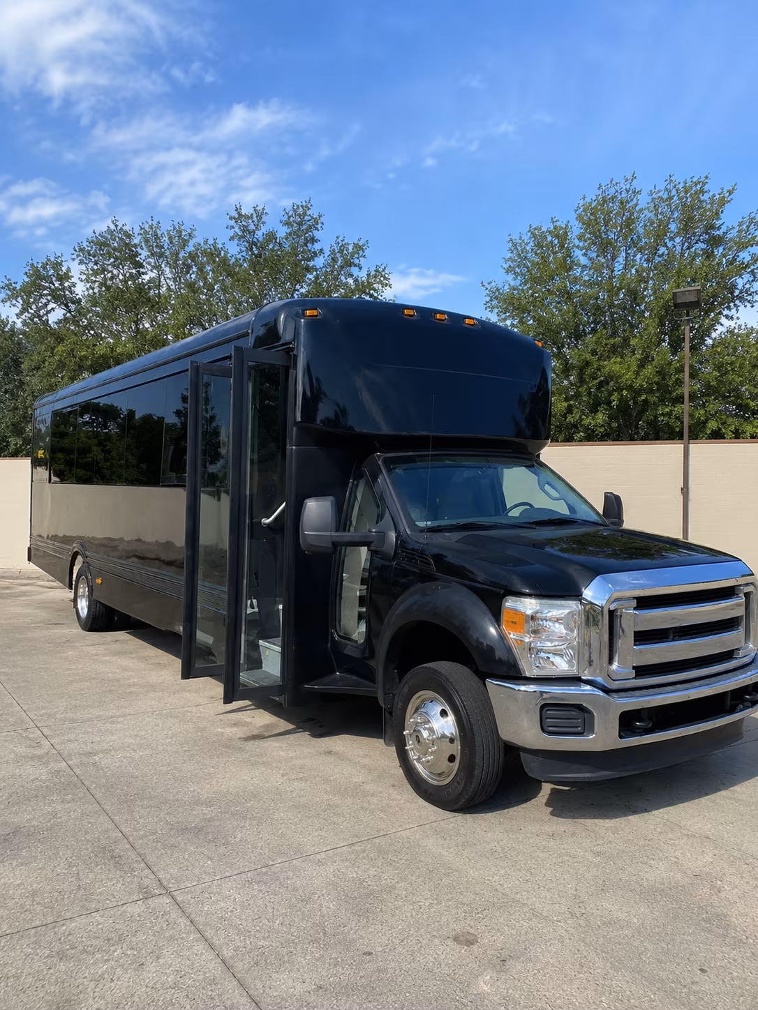 north miami 20 passenger party bus