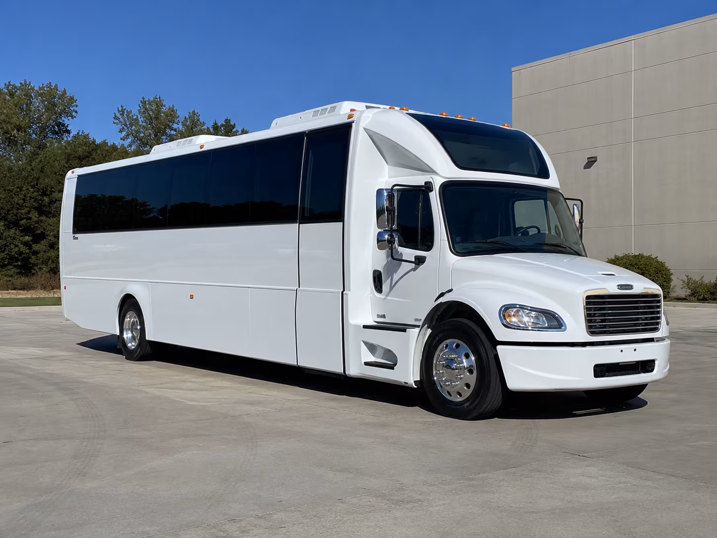 north miami 28 passenger party bus