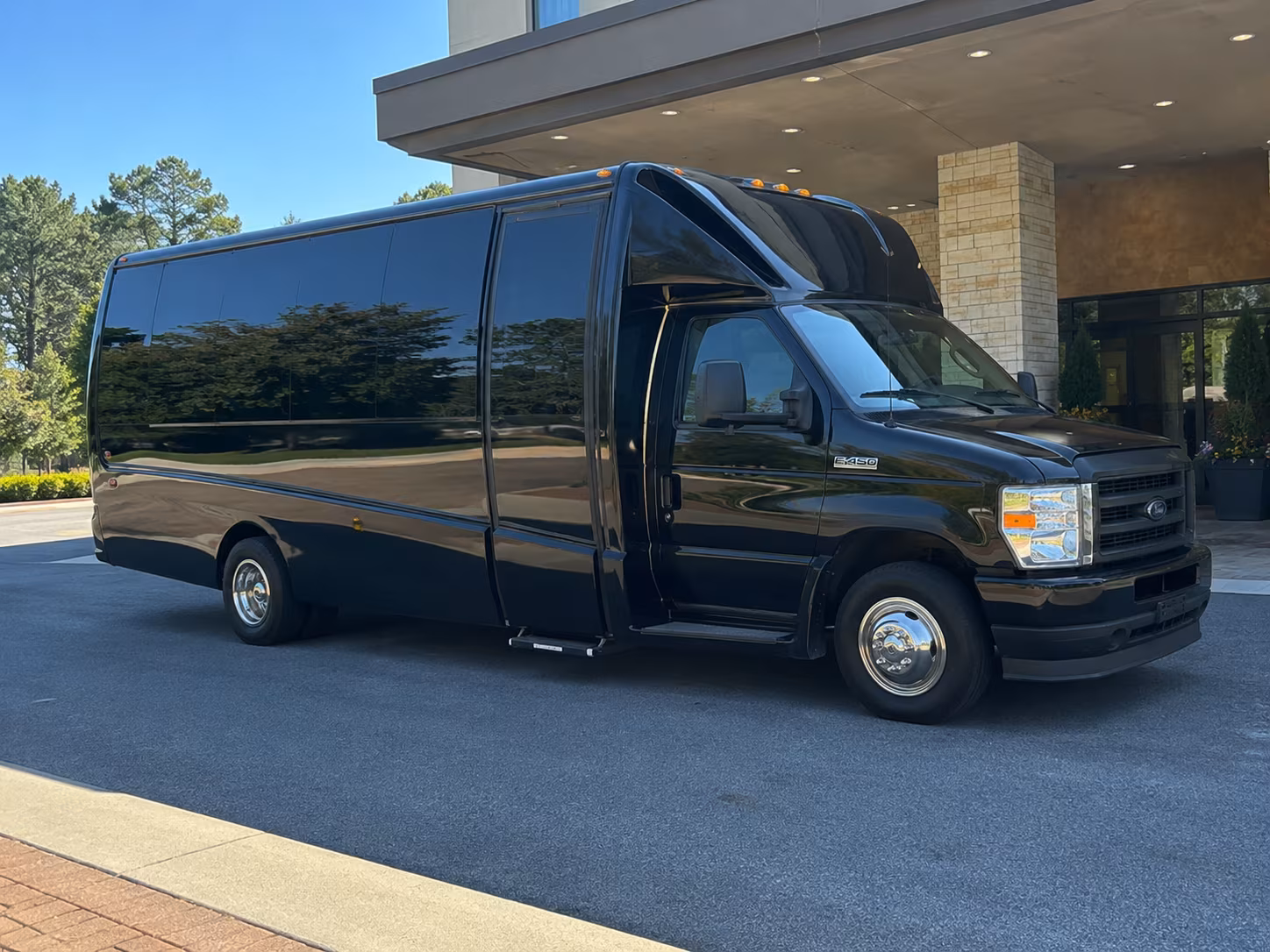 party buses to kaseya center concerts in downtown miami