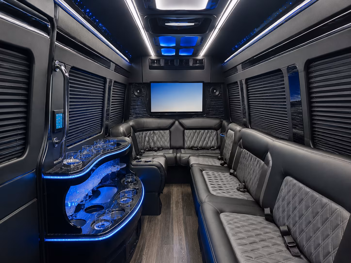 sports fan buses to miami gardens kaseya center and beyond